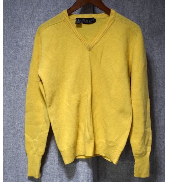 Vintage Robinson’s Southern California Yellow V-Neck Lambs Wool Sweater Size S - Picture 1 of 3